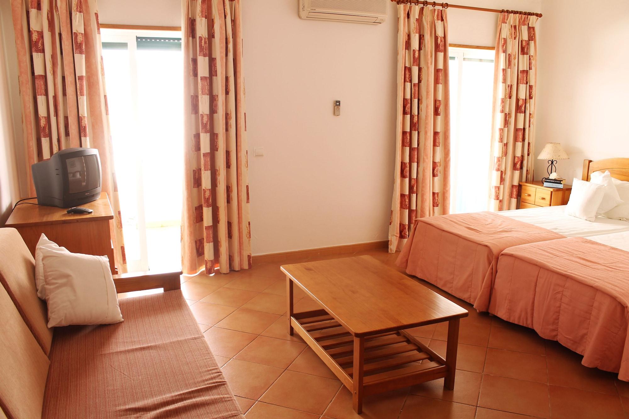 Oasis Beach Apartments Luz エクステリア 写真