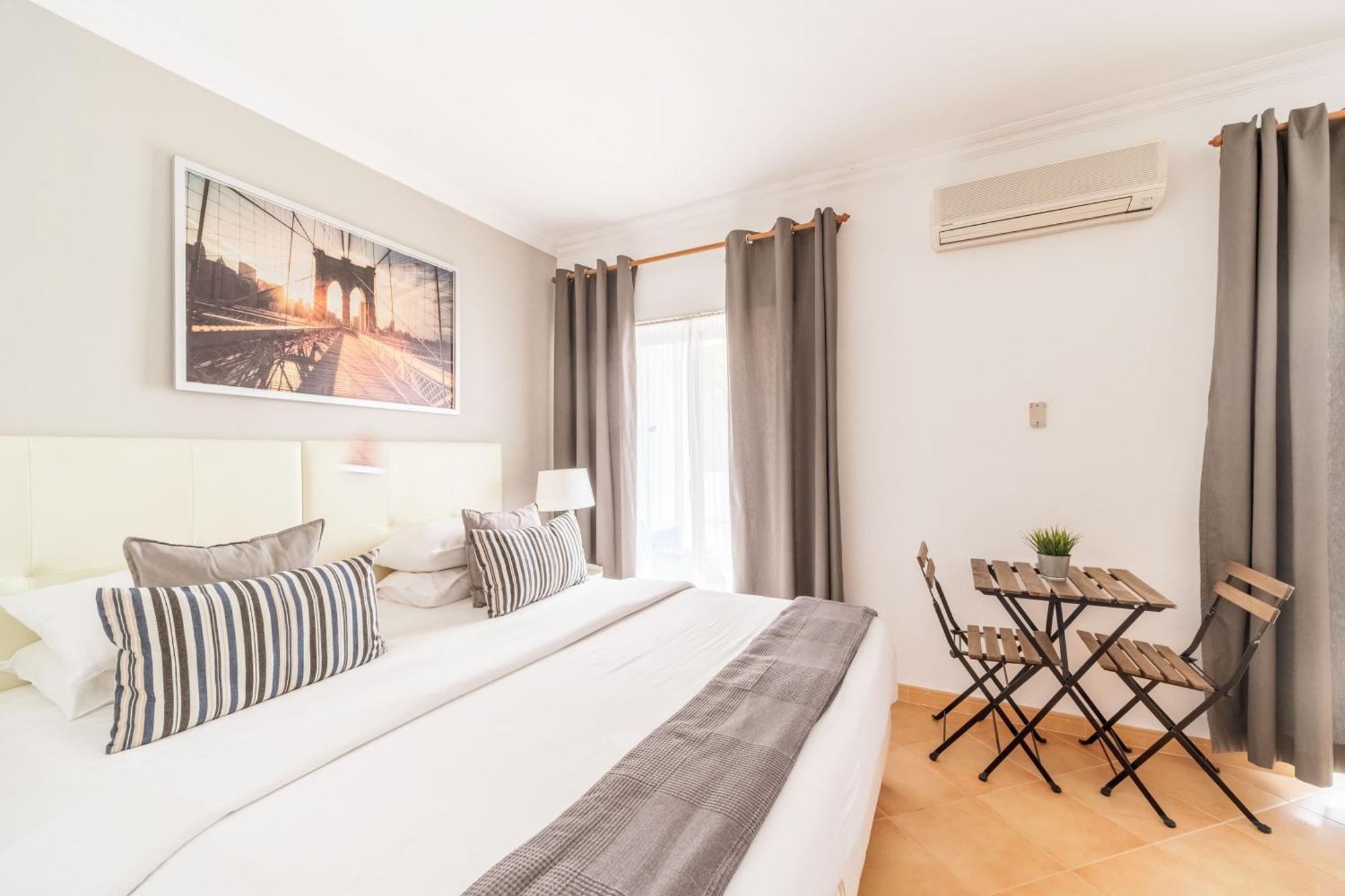 Oasis Beach Apartments Luz 部屋 写真
