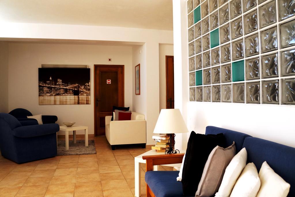 Oasis Beach Apartments Luz エクステリア 写真